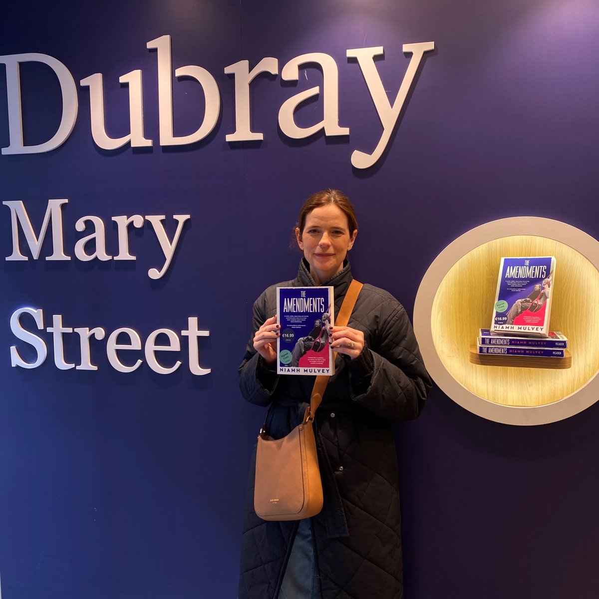 Thank you @neevkm for dropping by! We’ve got #signedcopies of her latest book, #TheAmendments.

Delving into the lives of three generations of women, The Amendments is an extraordinary novel about love and freedom, belonging and rebellion… grab your copy!
dubraybooks.ie/product/the-am…