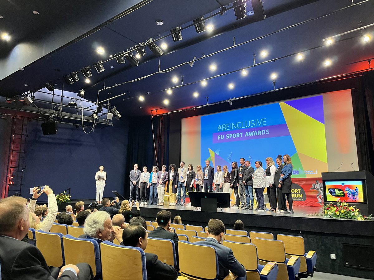 jacquelinekro's tweet photo. All winners and finalists together @EuSport #BeInclusive #BeEqual #SportforPeace #EUSportForum https://t.co/JzhcA5G7ux