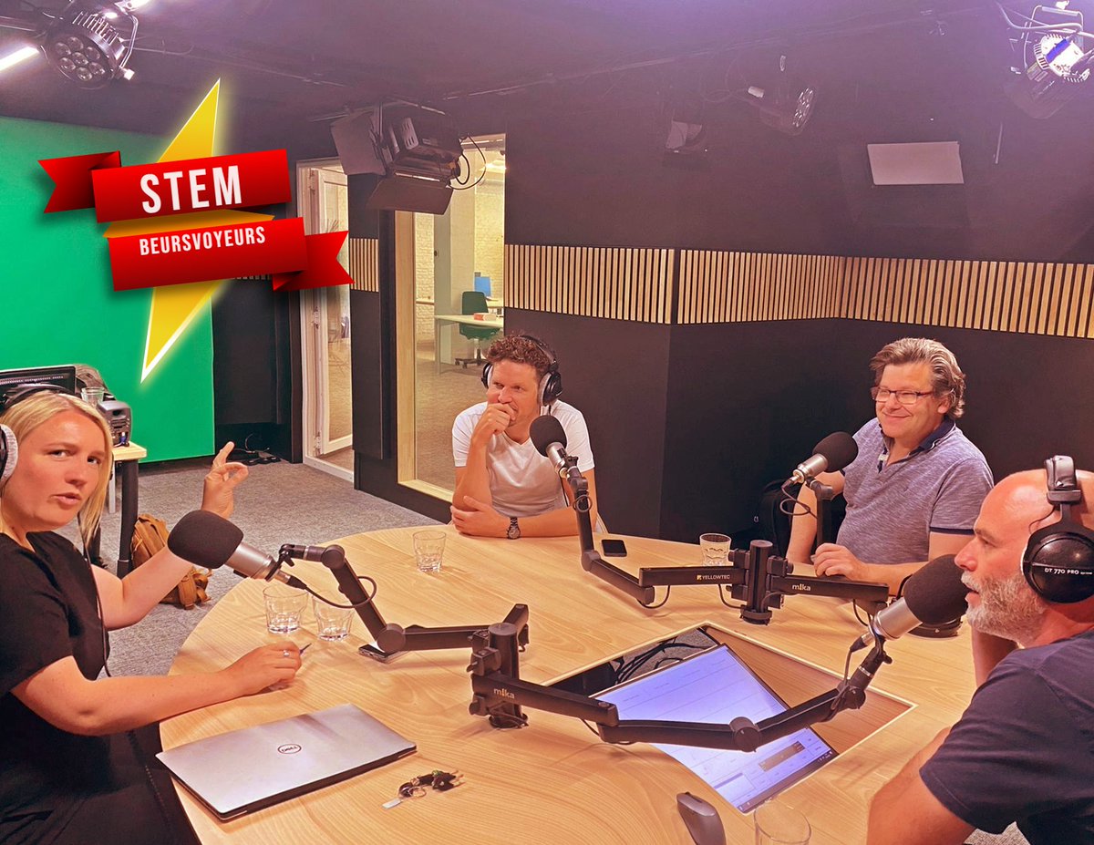 Rejoice, fellow beursfans! 

De #Beursvoyeurs is genomineerd  vr Belgian Podcast Awards in 2 (TWEE! 🥰) categorieën: business &amp; entertainment. Geringe marktimpact ad rode koersen te zien, mr niettemin BLOW-OUT nieuws voor ons teampje. 
 
Wie stemt mee? 🙏 belgianpodcastawards.be/how-to-vote-fo…