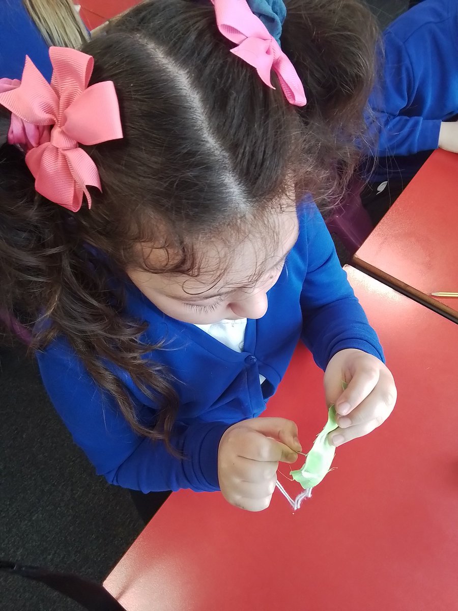 TPAYear4JB's tweet photo. Would you believe us if we said we can do the running stitch? You better! @DeltaTheParks #TPADT #MrsOyeisproud https://t.co/TN5JfbomMW