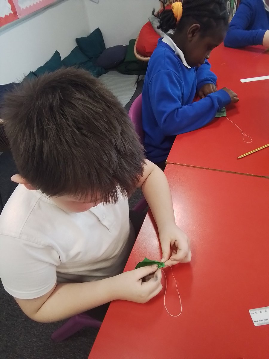 TPAYear4JB's tweet photo. Would you believe us if we said we can do the running stitch? You better! @DeltaTheParks #TPADT #MrsOyeisproud https://t.co/TN5JfbomMW
