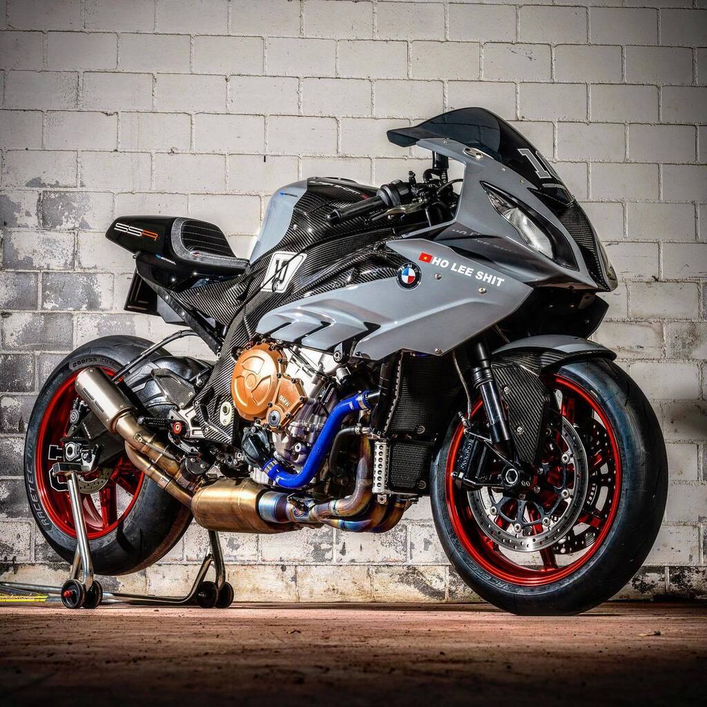 SUPER SHORT RR: 199-hp BMW S1000RR “SSR10” by @vtrcustoms. Running a @jvb_moto tail, @sattlerei_knobel seat, @scprojectexhaustofficial exhaust, modified OEM fairing, @ilmberger_carbonparts, and much more. Photos: @patrick.usseglio_photography. More to… instagr.am/p/C50nnO7usbJ/