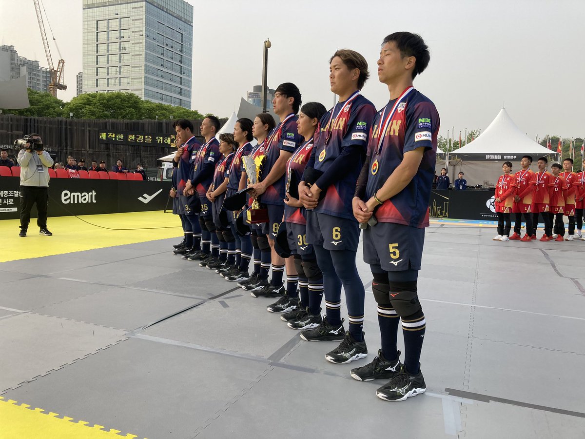 B5JPN_official's tweet photo. 第2回Baseball5アジアカップ2024
決勝トーナメント【決勝】
🇯🇵日本vsチャイニーズタイペイ🇹🇼
1st   2-3●
2nd 5-1○
3rd  4-0○
TOTAL 2-1
🇯🇵JAPAN WINNER✨
前回アジア王者チャイニーズタイペイをフルセット2-1で初のアジア王者になりました！
#B5AsiaCup #Baseball5 #侍ジャパンBaseball5代表 https://t.co/EHgrwEhtPX