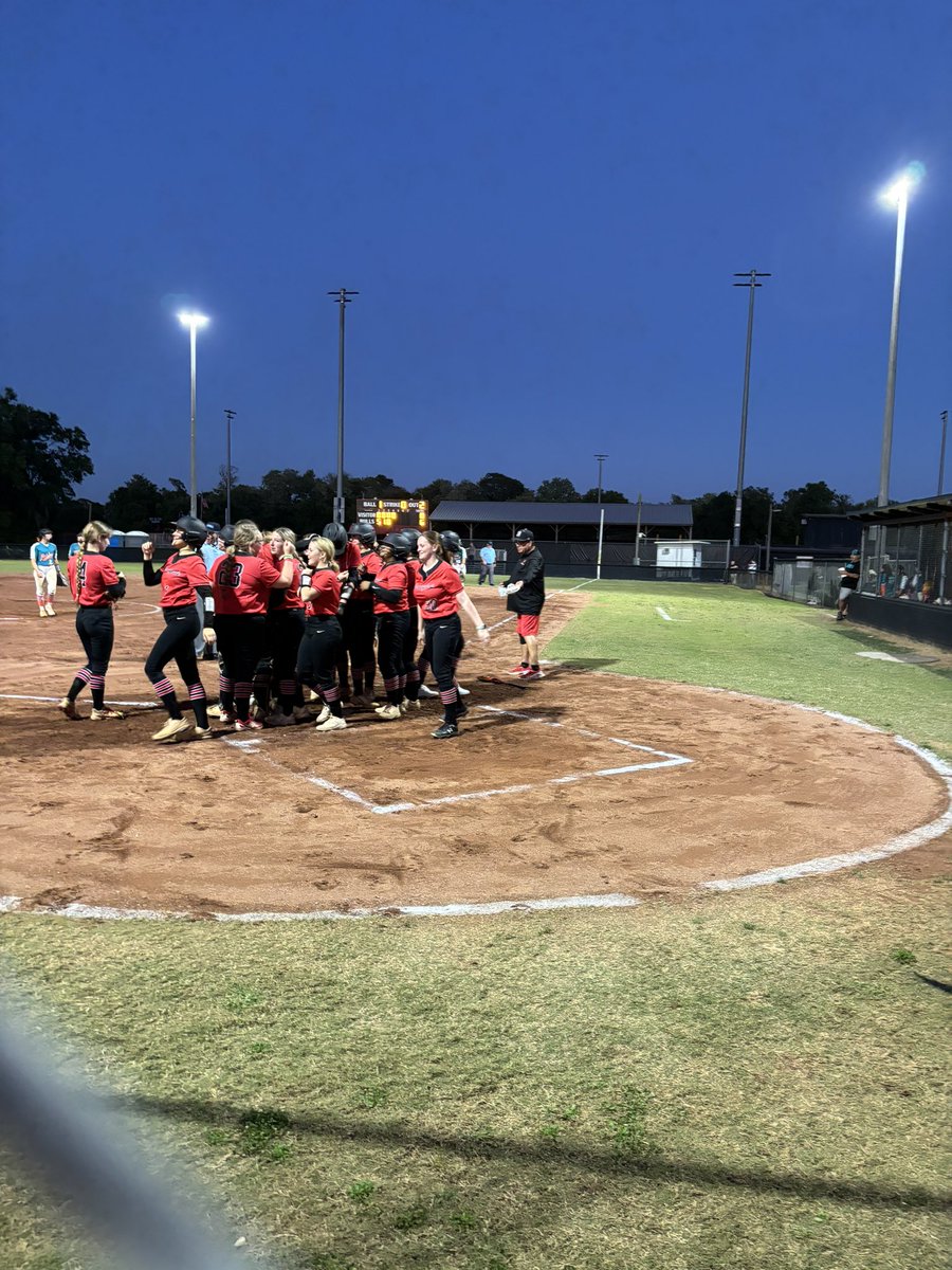‼️ Rivalry Game Tonight ‼️ Come out and support <a href="/BdaleSoftball/">Bloomingdale Bulls Softball</a> and <a href="/Bdalebullsbase1/">Bdalebullsbaseball</a> as they take on Newsome tonight @ home, 7pm! Let’s Gooo! 🤘