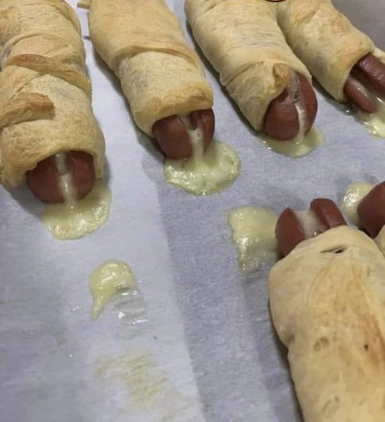 DoggingLong's tweet image. The ladies of The New Sawley Rambling Club are having their AGM in The John Lesley Lounge later and they have specifically asked for Big Dave's hot dog sausage and cheese wraps for the buffet. They can't get enough of them 👌👌