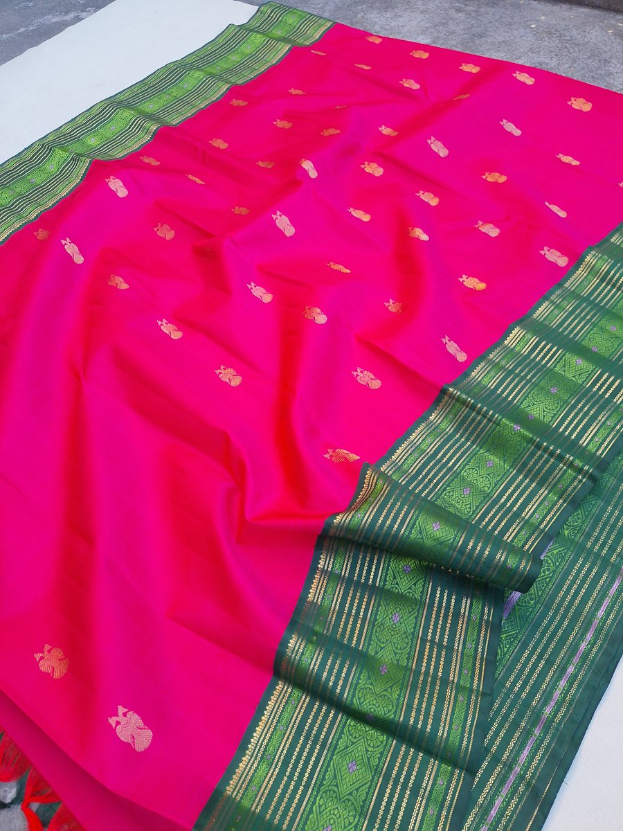 GO2Peak's tweet photo. #puresilk #purezari and #Silkthread mix. #korvai handloom silk saree.

Always fresh and vibrant, inspired by nature.  #RaniRose x Red dual shade with #Emeraldgreen contrast border. 

#gandaperunda motif. https://t.co/uTHpYaCvhA
