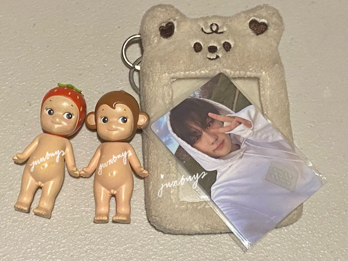 wts ‧ lfb ‧ ph #wtsjwn

Sonny Angel Strawberry strawb  fruit series + monkey animal + jungwon weverse dark blood a + pc holder
— 1500 + pf 
— payo 
— onhand !
— x sensi

• can meetup around ust ( depends on availability) / jnt, sdd

read carrd before you transact !