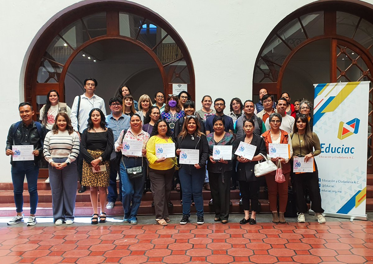 📢En días pasados compartimos herramientas para el análisis de riesgo y la protección a personas defensoras #DDHH y #Periodistas en San Luís Potosí. Agradezco a <a href="/EDUCIAC/">EDUCIAC</a> por la invitación, así como el respaldo de la
<a href="/mdh_uaslp/">Maestría en Derechos Humanos</a>, <a href="/DDU_UASLP/">DDU_UASLP</a> y <a href="/riseupforgirls/">Rise Up</a> 

#DerechoADefender✊
