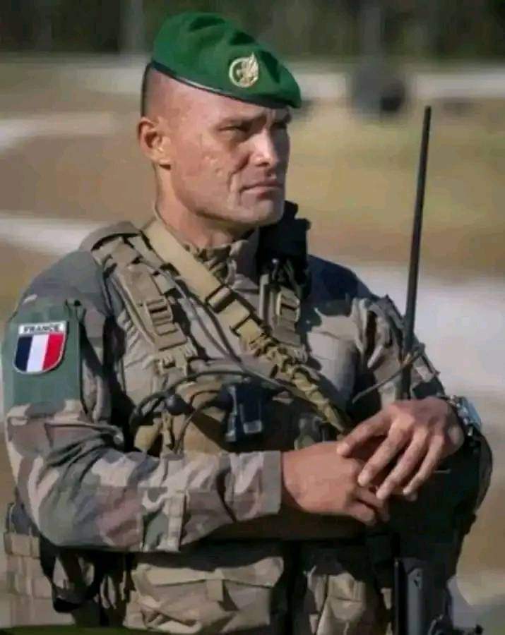 Gip005's tweet photo. [🇧🇫🇲🇱🇳🇪#AES]. Après l'interdiction de la sortie du live de l'ancien ambassadeur de la France au Niger 🇳🇪 Sylvain ITTE qui dévoile certains secrets terribles de la France, un légionnaire Français aurait dit ceci :
« Nous avons été envoyés en Afrique, précisément dans le Sahel, pour instaurer la terreur, détruire l'éducation, la communication, des vaccins pouvant détruire la fertilité des Africains et l'avenir de l'Afrique, pas que pour les ressources minières, mais pour l'eau douce qui sera un grand problème pour l'Europe un jour. Nous avons été formés pour éradiquer la race noire, car nous voulons l'Afrique sans les Africains… Nous ne voulons pas que l'Afrique se développe démographiquement »