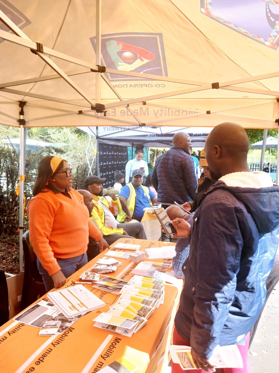 #JoburgServices #JoburgIDP2024 📸 Kiosk visits on service delivery underway at the Jabula Recreation Centre in Sandringham Region E. @CityofJoburgZA @CoJTransport @CoJ_RegionE @ReaVayaBus