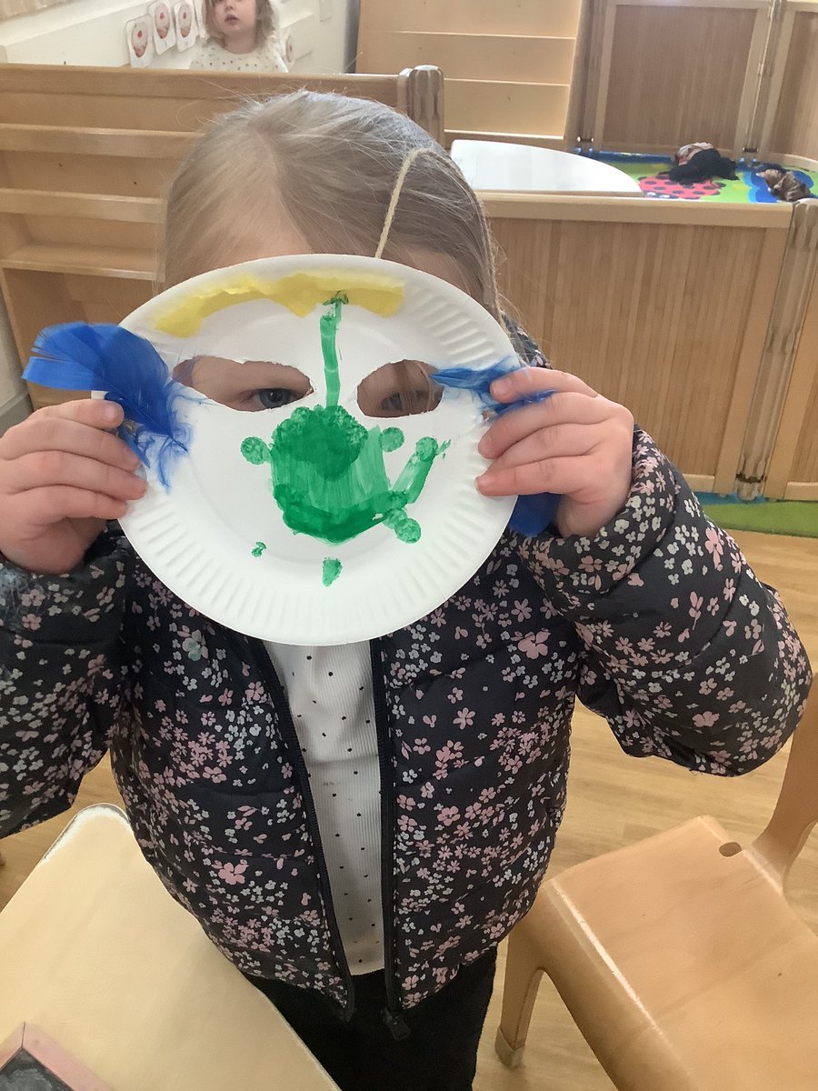 RobsackN's tweet photo. Down in the jungle where nobody goes, there are elephants, squirrel monkeys, and sun bears washing their clothes... 🎶The children are making their own animal masks!🐒🐍🐘 https://t.co/PfxGkA2mCV
