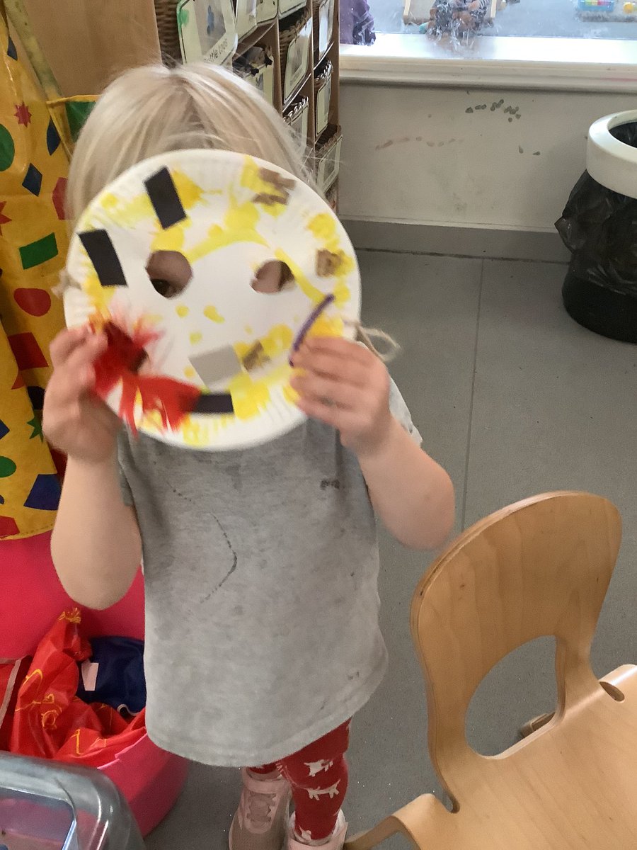 RobsackN's tweet photo. Down in the jungle where nobody goes, there are elephants, squirrel monkeys, and sun bears washing their clothes... 🎶The children are making their own animal masks!🐒🐍🐘 https://t.co/PfxGkA2mCV