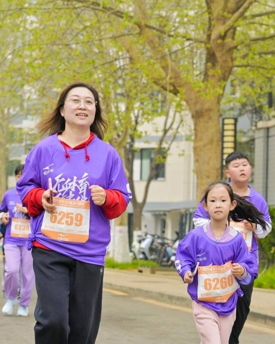 3,000 #NextGen, alumni, and staff charged into the annual #marathon! Iconic landmarks and vibrant greenery set the stage as runners conquered 10/21km. It's community, grit, and #NoSportsNoTsinghua spirit unleashed!