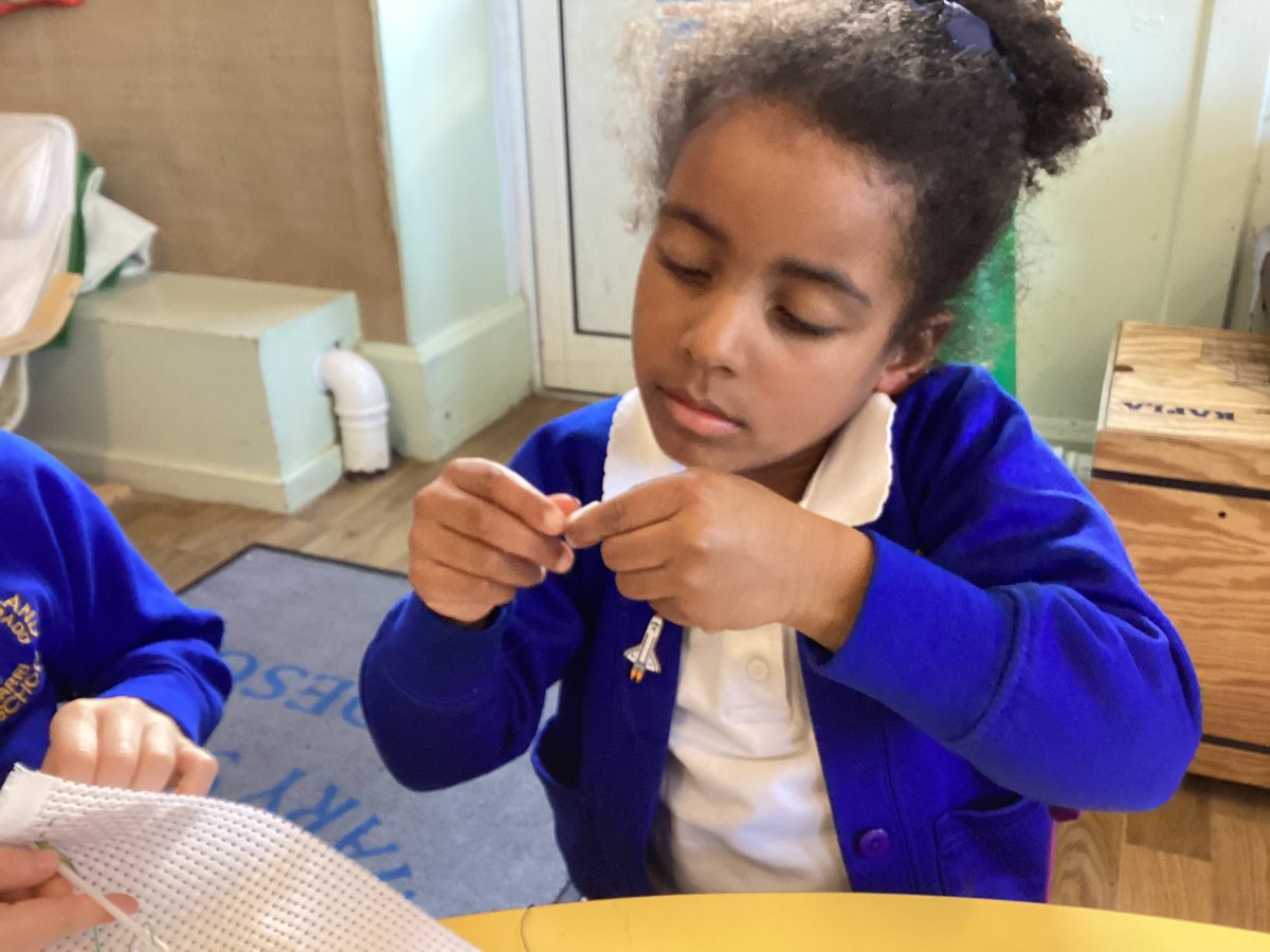 #ceirios We are using a needle and thread to make patterns in our fabric. Using the Froebelian occupation of sewing and learning in a holistic way. #enterprisingcreativecontributors