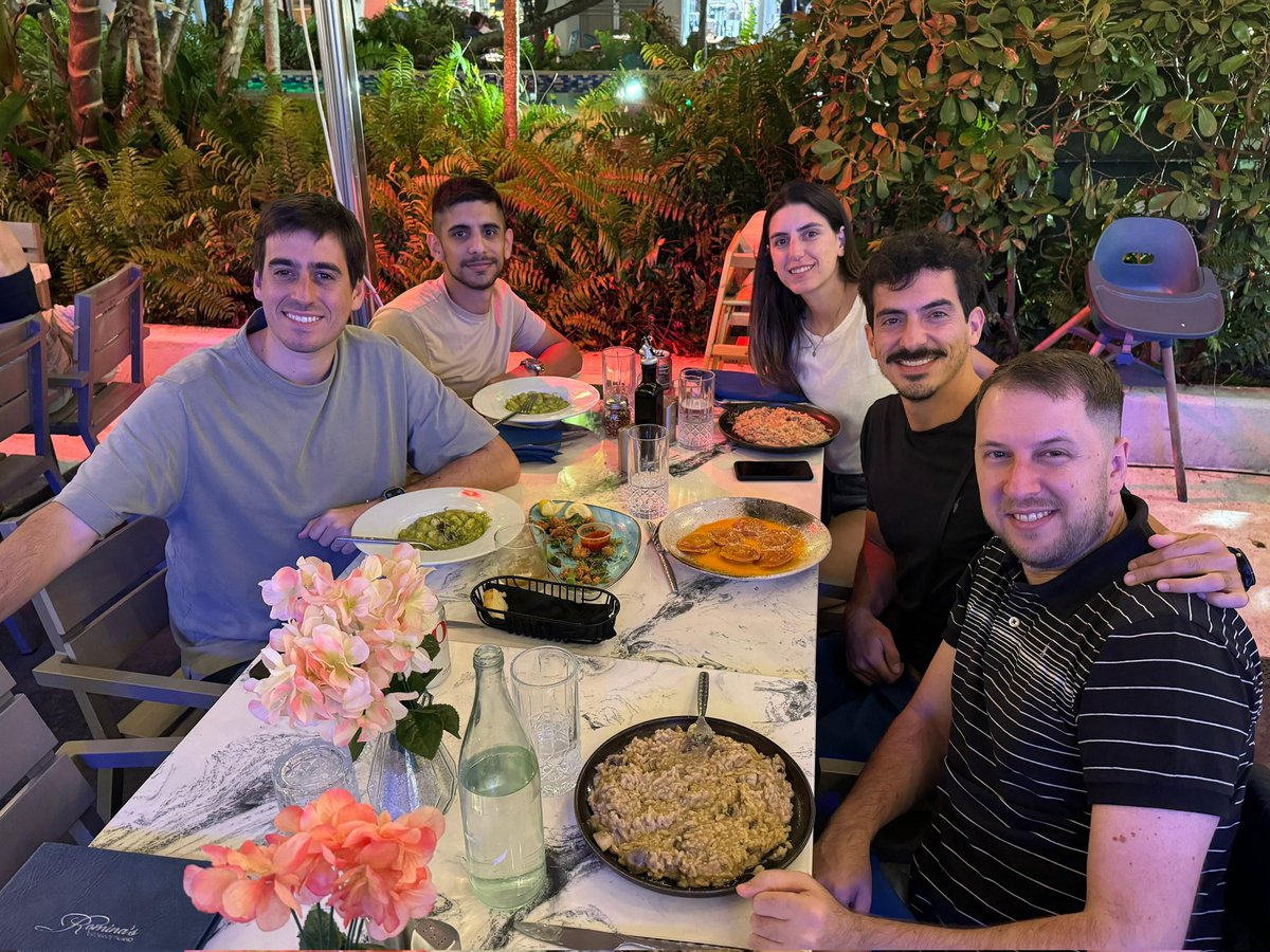 Flor_Rosen's tweet photo. @hellolitebox team enjoying Miami before @eMergeAmericas and @ReactMiamiConf.

Any recommendation for us? https://t.co/717ERmCMMr