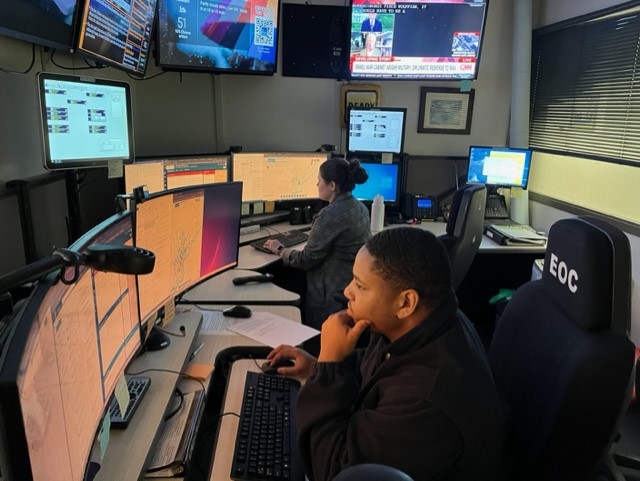 We want to give a big thank you to our 24/7 watch desk During National Public Safety Telecommunicators Week! Our dedicated Regional Integration Center staff helps keep the public safe & informed. They monitored 7,893 incidents last year! For more RIC stats bit.ly/3W6tXSy