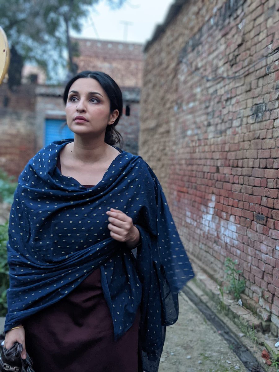 ParineetiChopra's tweet photo. Shoutout to my glam team, for making me #Chamkila (shine) as Amarjot, for all the fun filled days at Gurudwara, and for capturing Amarjot throughout the film in these stills… ❤️ https://t.co/r35xqqjCKB