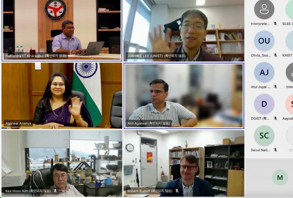 The Embassy of India, Seoul, in partnership with the Ministry of Education, GoI, organised a virtual seminar on Global Initiative of Academic Networks (#GIAN) and the Scheme for Promotion of Academic and Research Collaboration (#SPARC) for Korean Universities including #KAIST,