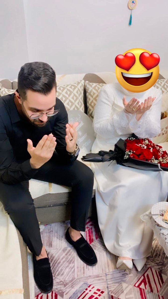 yousefm407's tweet photo. المال الحلال اهو 😂😂 https://t.co/O3zli0EyFh