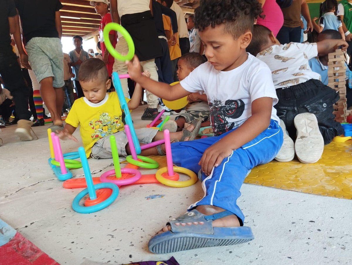 alcaldiagalapa's tweet photo. En el #MesDelNiño hacemos actividades para la promoción del bienestar y los derechos de los niños. Gracias  a los padres de familia e institución educativa Antonio Nariño de Paluato por el acompañamiento.👏

@AtlanticoEmi, @ICBFColombia, @RadioyaB, @MiryamPenadeCor, @Noticosta https://t.co/xADilwUmxw