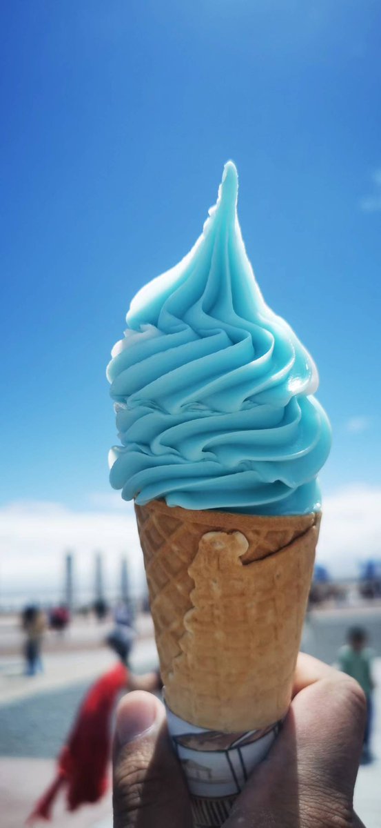 LetChinese's tweet photo. Behind different styles of #icecream, often lies different #cultures.😋These cultures may not necessarily be related to food, perhaps about nature, perhaps about history... 🍦🍦When traditional elements blend with modern life, it truly creates a wonderful sensation. #TeaTimeTales https://t.co/uoPAbvePHF
