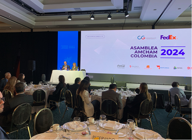 AmChamCol's tweet photo. #FelizMartes Inicia Asamblea Anual LXIX de afiliados @AmChamCol. 
Los invitamos a conectarse en el Foro Valor de la Información en la era digital. #AmChamCol https://t.co/dNVspOfjR7