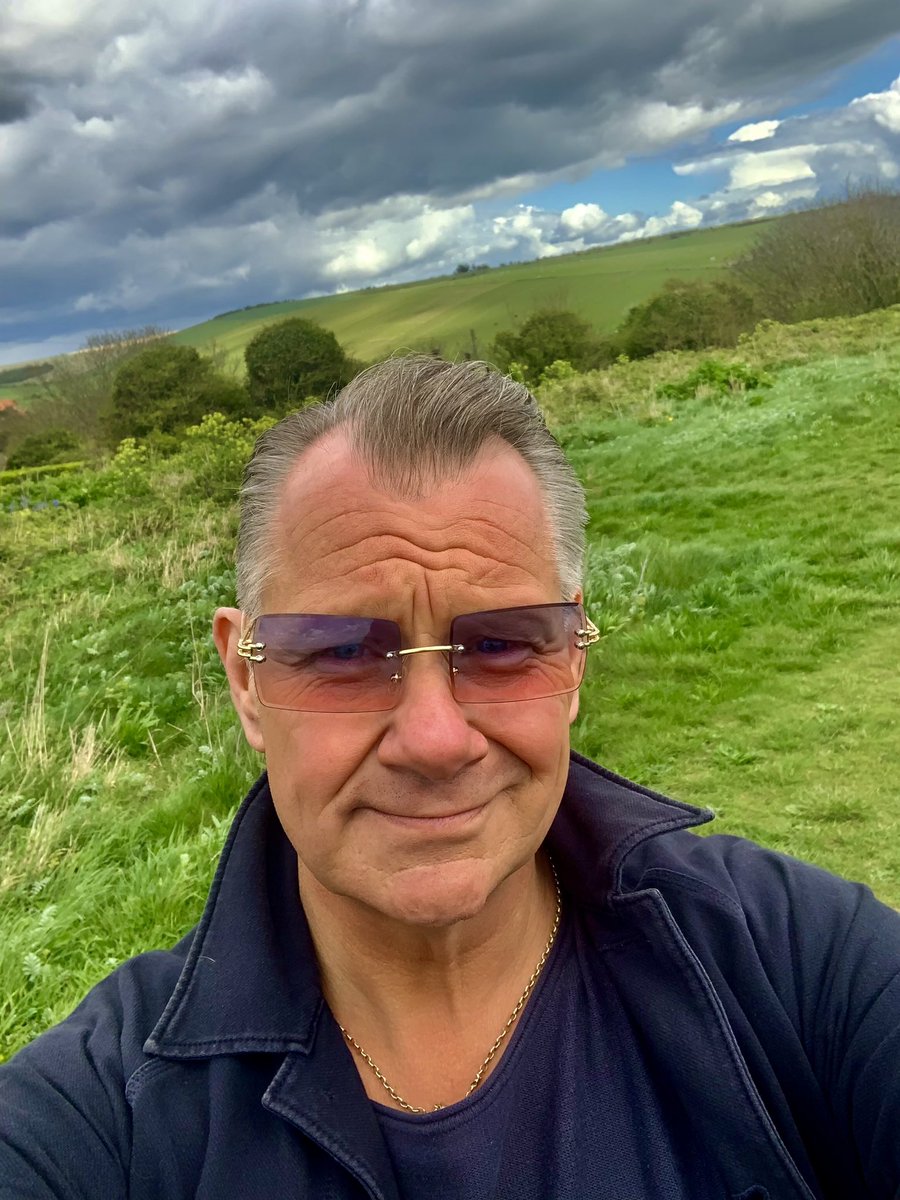 missjasondear's tweet photo. Lovely walk on the South Downs https://t.co/024PfnqIJo