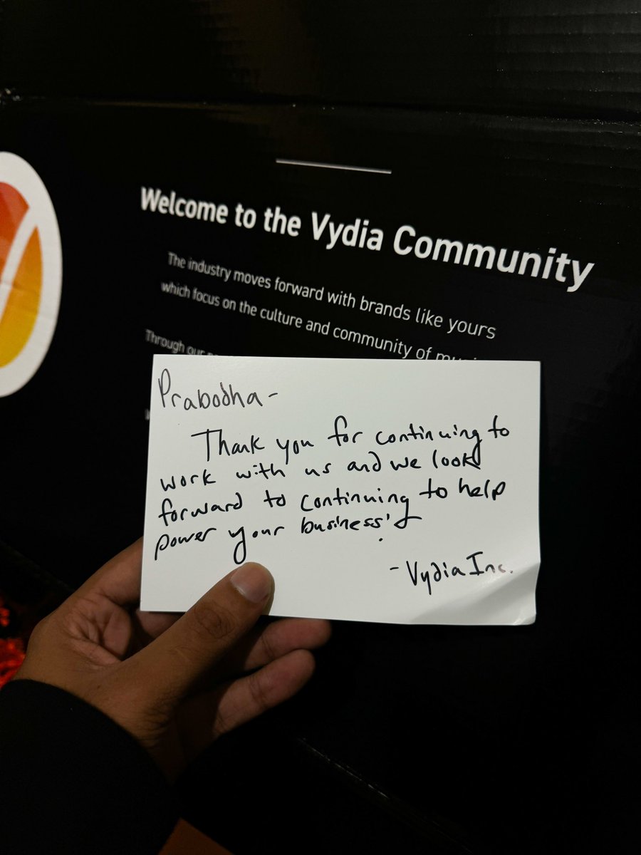 prabodhaonline's tweet photo. Celebrating more fantastic years with @vydiaofficial !
Grateful to the Vydia Team for the Awesome gift pack. — Together, we will make history.
#Vydia #MusicBusiness #PartnershipAnniversary https://t.co/E2jtpEjHy2