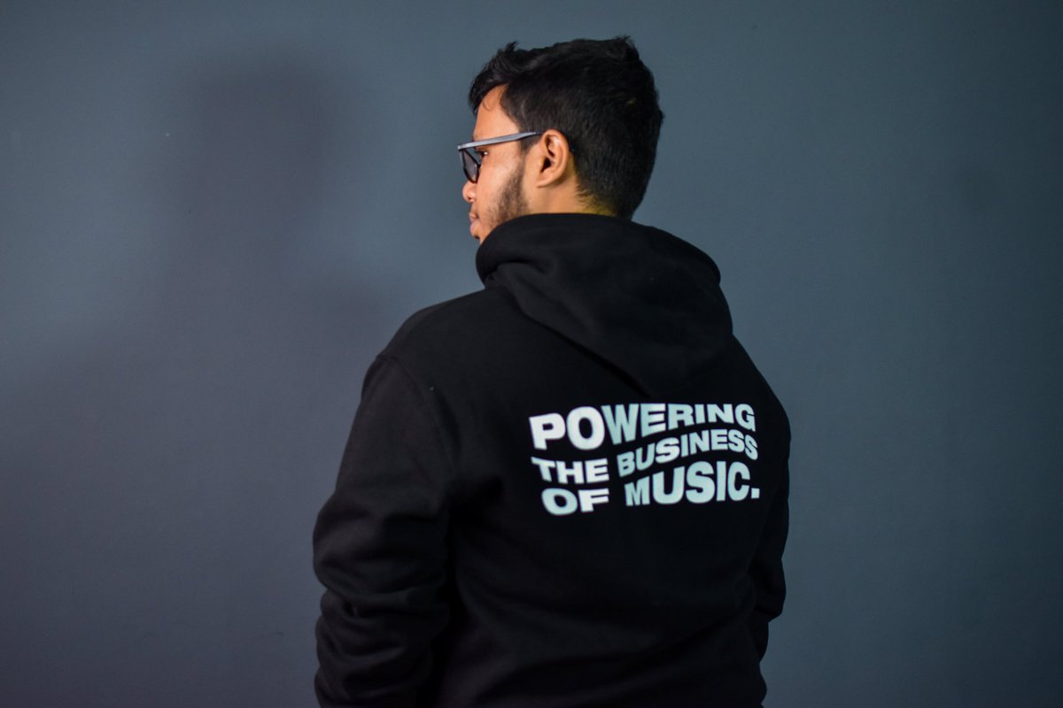 prabodhaonline's tweet photo. Celebrating more fantastic years with @vydiaofficial !
Grateful to the Vydia Team for the Awesome gift pack. — Together, we will make history.
#Vydia #MusicBusiness #PartnershipAnniversary https://t.co/E2jtpEjHy2