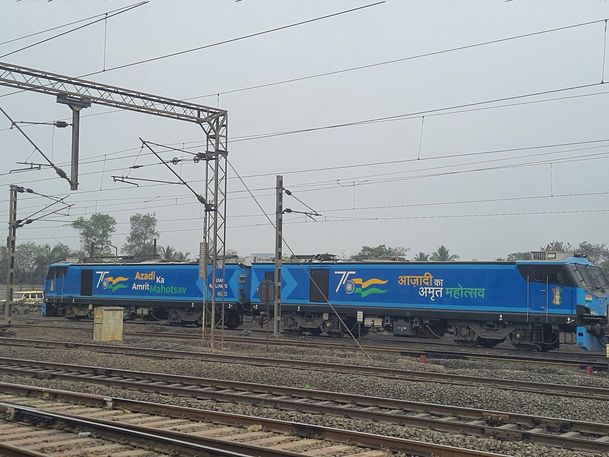 apratimsai9's tweet photo. @EastCoastRail @OdishaRail A Bit of Modern #IndianRailways With #History, Which Now Stands Abandoned!

#Sambalpur Road - Station Better known as #Fatak, Where #Gandhiji had once Alighted as it Now!

@DRMSambalpur - A FOB is a Must at this location!

Captured by #RailWayApratim on 260224.
@OdishaRail https://t.co/ED0ATwcGub