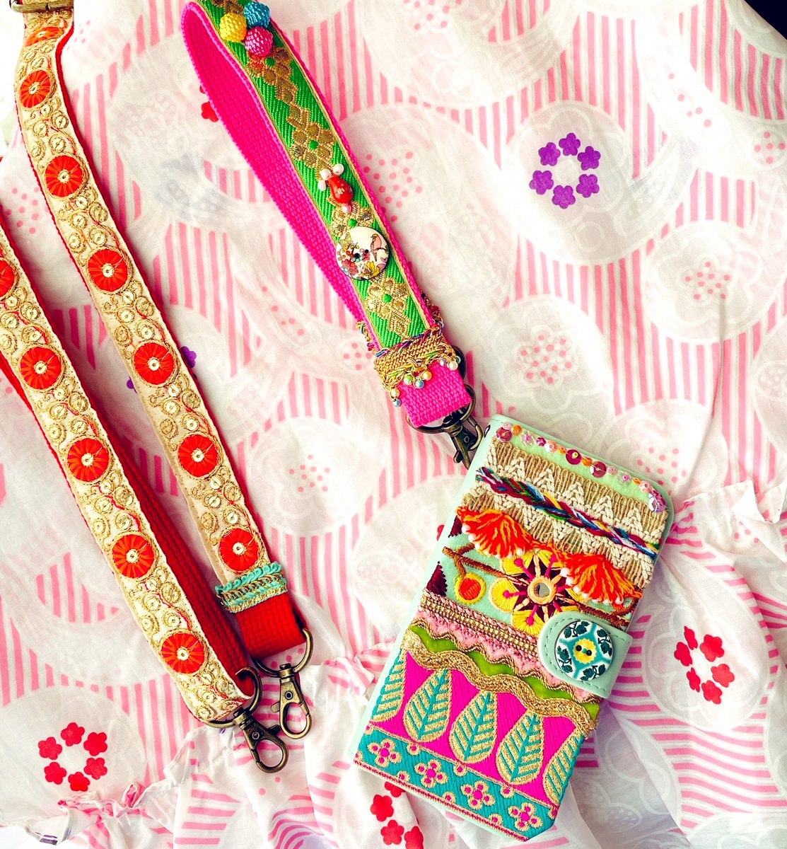 Akarilo1's tweet image. こんな春色スマホケース、できました🌼

春色、なんて言ってられるのも今のうち。
あっという間に夏になるでしょう👓
↑丸尾くん風👓

minne、creemaに登録いたしました🌷
#androidケース も製作いたします。
作品ページからお気軽にお問合せ下さいませ🏵️

minne.com/@akaringo-a

#iPhoneケース