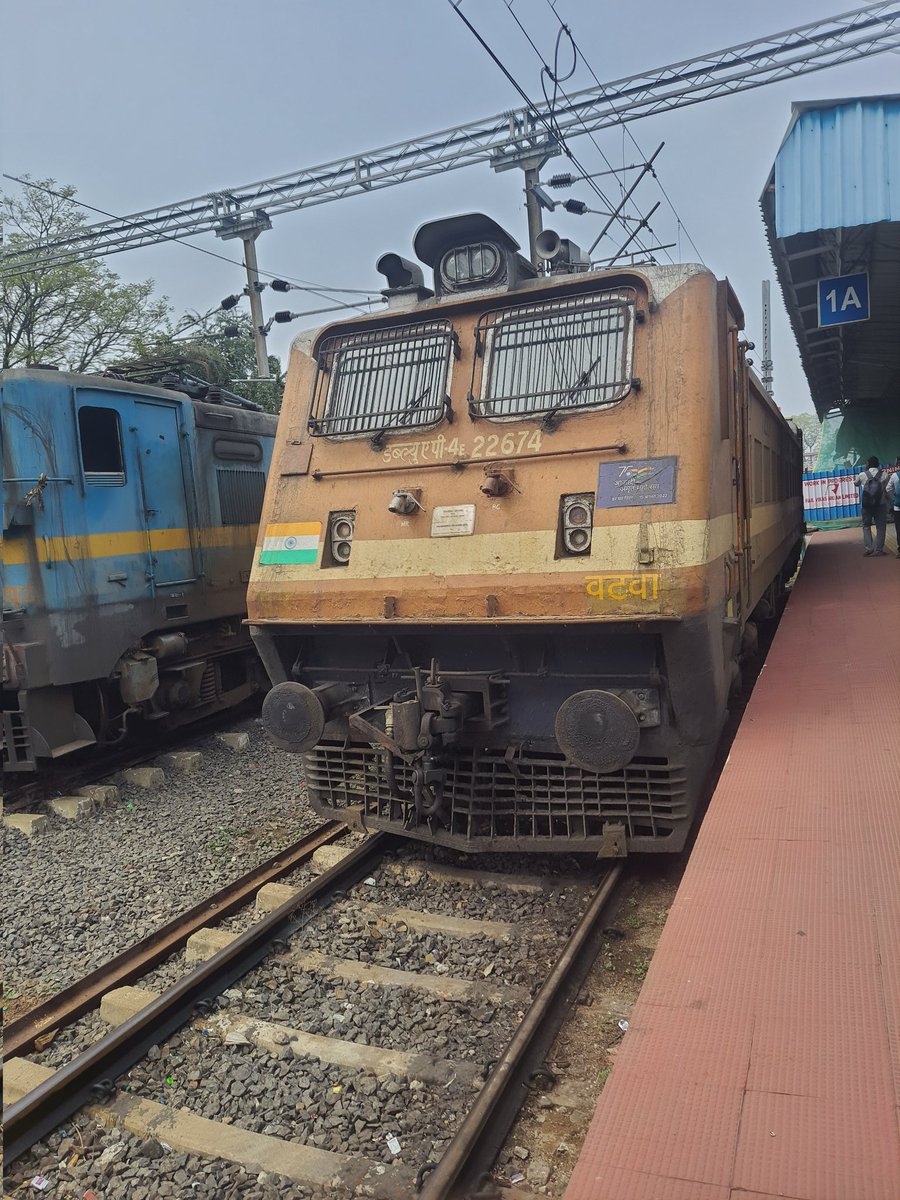 apratimsai9's tweet photo. @EastCoastRail @OdishaRail A Bit of Modern #IndianRailways With #History, Which Now Stands Abandoned!

#Sambalpur Road - Station Better known as #Fatak, Where #Gandhiji had once Alighted as it Now!

@DRMSambalpur - A FOB is a Must at this location!

Captured by #RailWayApratim on 260224.
@OdishaRail https://t.co/ED0ATwcGub