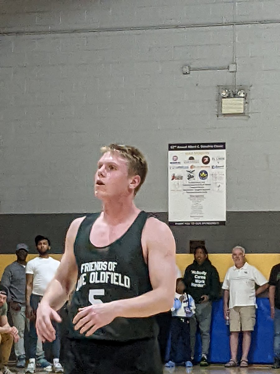 Some additional Unsung guys from last night included from Friends of Dave Oldfield '25 Brandon Russell #9 Archbishop Ryan (8pts 4reb) and '24 Billy Rayer #5 Haverford School (6pts 5reb 3asts in their Donofrio Classic loss.