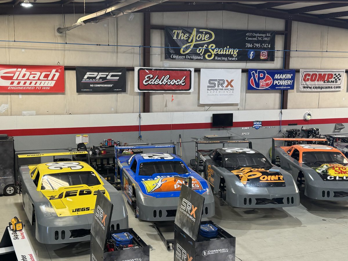 HawkSMI's tweet image. I have this feeling you’ve not seen the last of these race cars -  ⁦@SRXracing⁩ any one interested in a race or two or four or ??? The  🖊️ thinks it’s not out of ink yet…….

Hawk