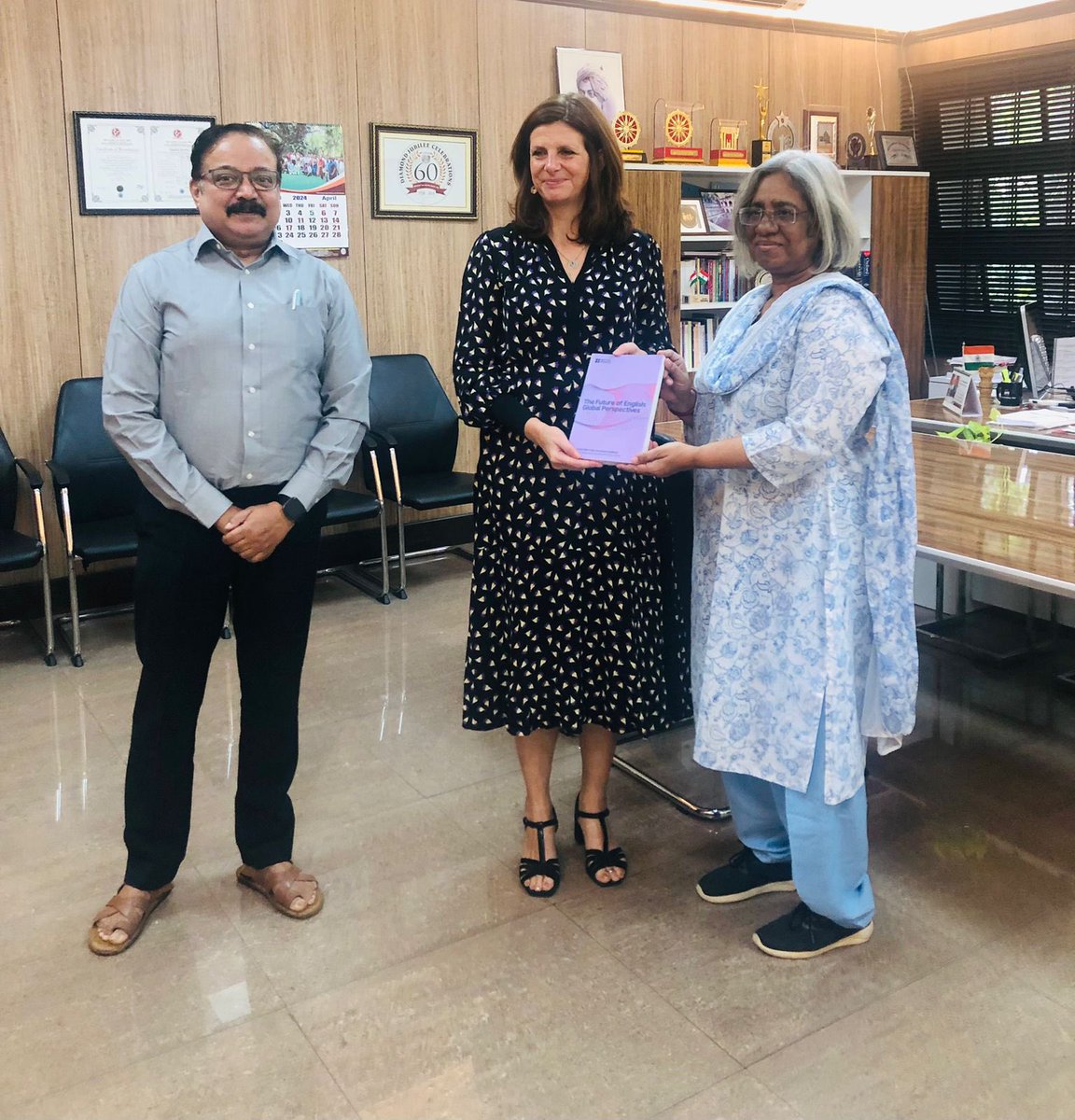 Wonderful to reconnect with Acting VC Prof Surabhi Bharati and Proctor Prof Samson at <a href="/EFLU_OFFICIAL/">The English and Foreign Languages University</a> today to discuss 🇮🇳 🇬🇧 collaboration in #ELT and #MLE. Always a pleasure to visit. 

Presented copy of <a href="/BritishCouncil/">British Council</a> #FutureOfEnglish research.