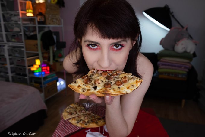 🍕I've just posted a new food stuffing video!  Pizza time. Anal cooking &amp; eating. Armpits: https://t.co/sW1zZaijqE  Go<a href="/tag/pizzatime"class="tags"><span>#pizzatime</span></a><a href="/tag/mvpromo"class="tags"><span>#mvpromo</span></a>
