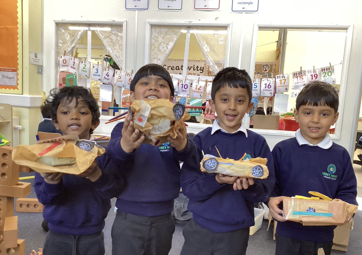 AbbeyMead_TMET's tweet photo. This week in FOL the children have used their imagination to create their own Safari Jeep 🚗 🦁 #junkmodelling #expressiveartanddesign #creativity #imagination #EYFS https://t.co/KYZqMY5tV8
