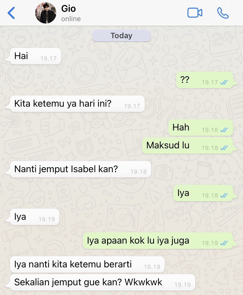 rethrumi's tweet photo. Tama Gio malam ini / gunrae few tweets au https://t.co/VwWp0YilST