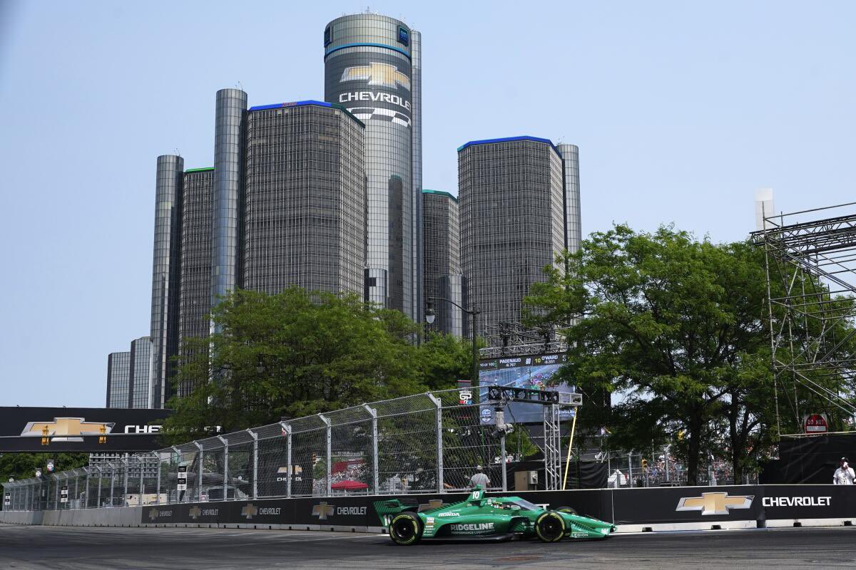 ⚠️ GM plans to relocate their Detroit headquarters from the 𝙍𝙀𝙉𝘼𝙄𝙎𝙎𝘼𝙉𝘾𝙀 𝘾𝙀𝙉𝙏𝙀𝙍 to a new location in the central downtown area by 2025

#IndyCar #DetroitGP