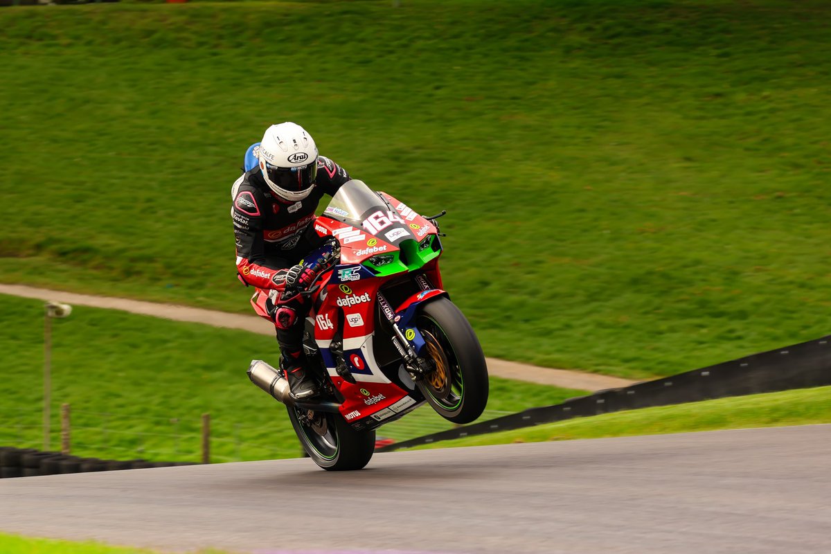 Great run out at @CadwellPark last weekend. Matt Stevenson feeling good after a strong couple of races and the signatures towards his TT licence. @Dafabet @UnitedGasPower @actionplas