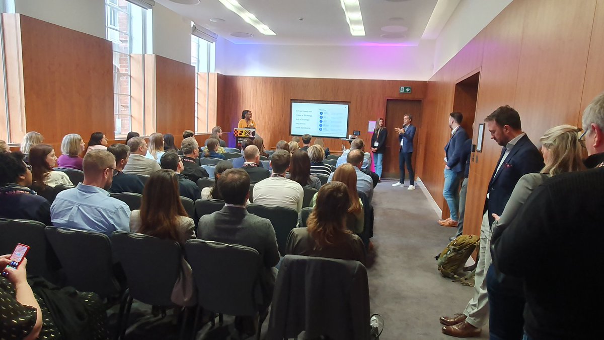pdwhelloworld's tweet image. Super insightful, busy breakout session at #Seismic City Tours London underway, led by Sarah Mumme from Revolut. Incredible adoption and value from their Sales Enablement platform:
- Reduced sale readiness time by 24%
- GTM Efficency up by 18%
#SeismicCityTours #SalesEnablement