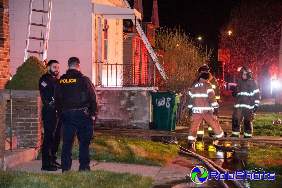 RobShots tweet media