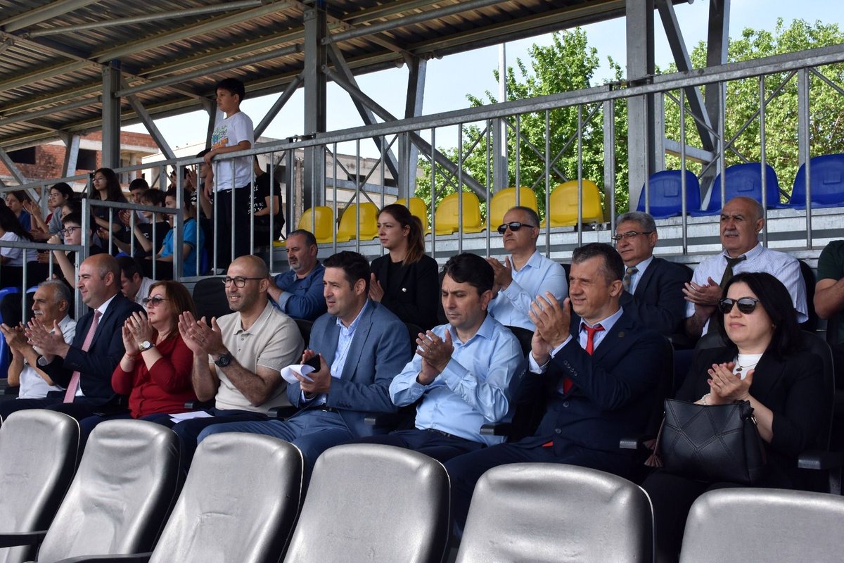 16-20 Nisan tarihleri arasında yapılacak olan Okul Sporları Ragbi Yıldızlar Grup Müsabakaları, 11 ilden 350 sporcunun katılımı ile İlçe Stadımızda yapılan açılış seremonisi ile başladı. Müsabakalara katılan sporcularımıza başarılar dileriz.. 🇹🇷🏆🏉🏉 #Germencik #Aydın