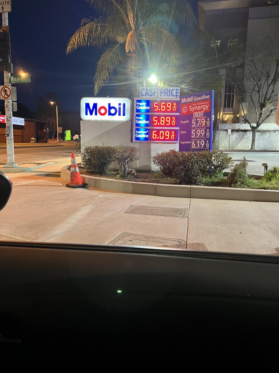 I took this picture this morning in Pasadena, Ca. 

#gas #gasprices #Fuel #FuelPrice #GavinNewsom #Bidenomics #JoeBiden #Election2024 #vote #FJB #Biden2024 #BidenHarris2024 #Trump2024 #DonaldJTrump #DonaldTrump #Democrat #TheDemocrats #Republican #TheRepublicans #WalkAway