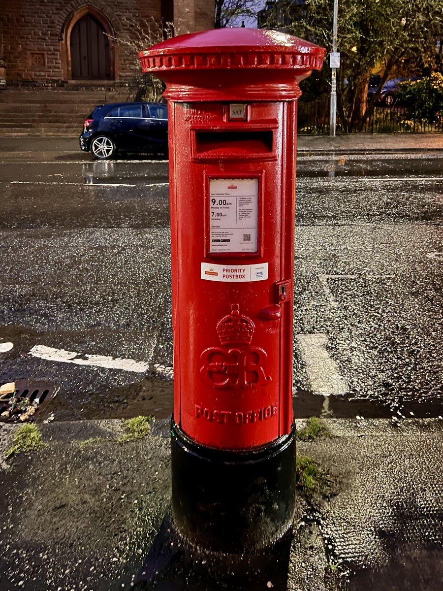 #postboxSaturday - #Glasgow allegedly has 27 GviiiR postboxes but this is the only one I managed to snap (on a rainy night in the suburb of Hyndland) on my recent visit. Think that means I have 26 reasons to go back to Glasgow !