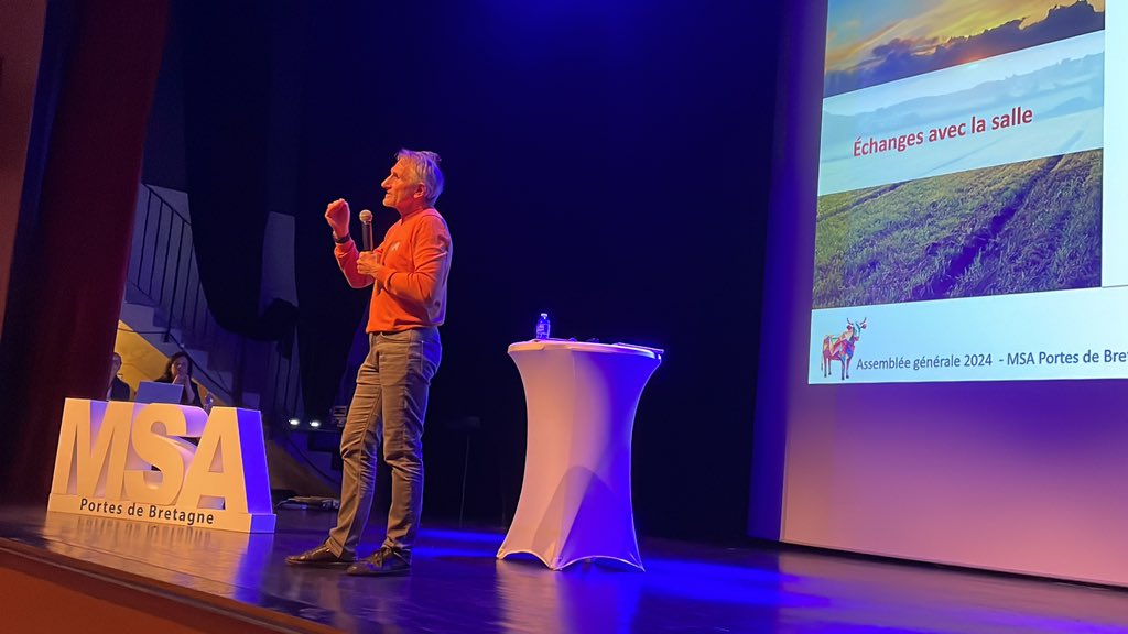Intervention très remarquée du professeur Carré lors de l’assemblée générale de la Msa Portes de Bretagne à Val d’Anast 😍merci à lui et surtout maintenant BOUGER 💪💪<a href="/lemorzadec/">raminagrobis</a> <a href="/ouedraogo/">arouna</a> @msaportesdebretagne