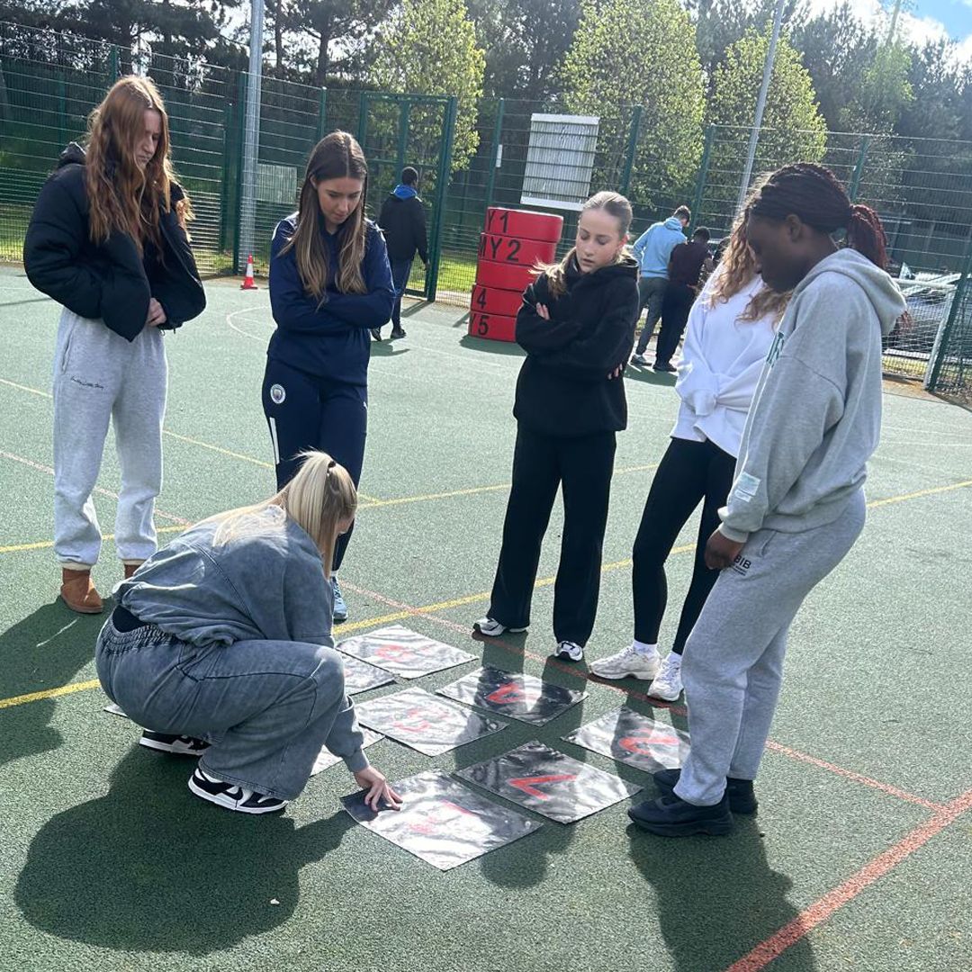 Some fun activities for our Year 12s today… the army came in and gave a careers talk and put on some team building exercises! #BeBoldBeDifferentBeConnell #ChooseConnell
