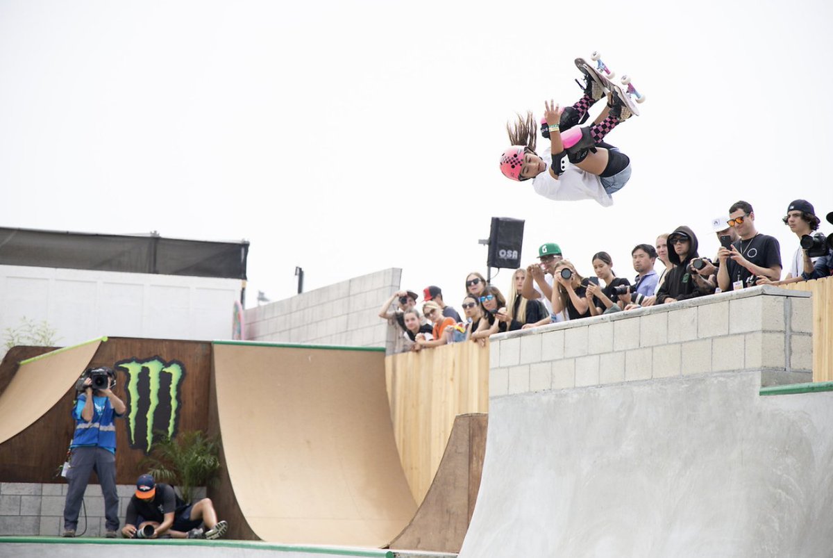 On the way up or on the way down? Arisa Trew during Women's Skateboard Park Finals at 2023 X Games