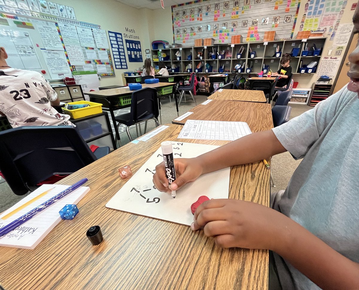 KathleenPeercy's tweet photo. 2nd graders at @FSESFriendship are making meaningful connections between repeated addition and multiplication situations. This student determined 7 was more challenging to skip count by, so he used 5s and 2s instead. Love that theyโre applying those fluency skills! ๐ #MathKISD https://t.co/m777E8qtfv