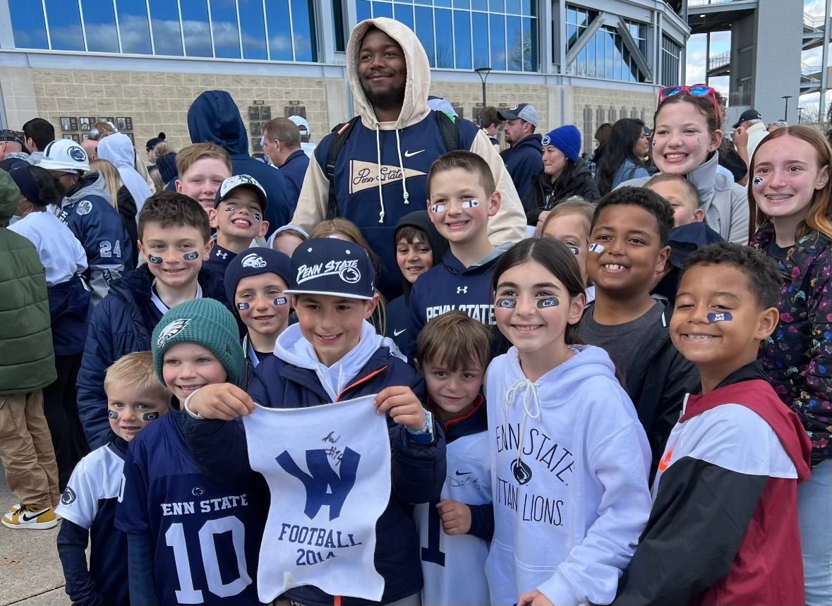 Spartan alum J’ven Williams is continuing his football career at Penn State University. He met up with some Spartan fans at this year’s Blue and White game!